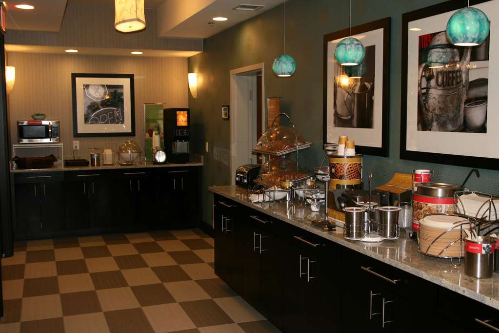 Hampton Inn West Columbus Restaurant photo